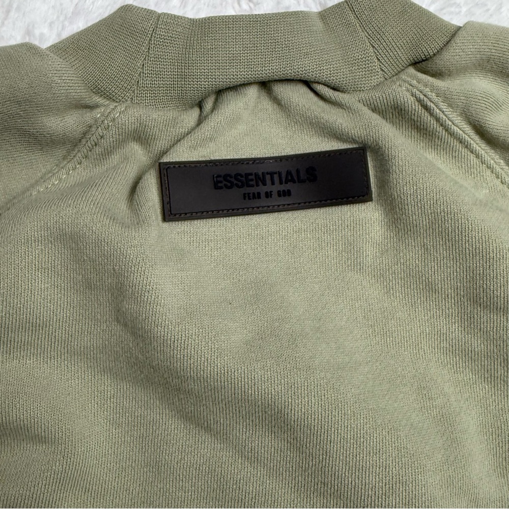 Unisex Essentials fear of god Sweatshirt - Picture 4 of 4
